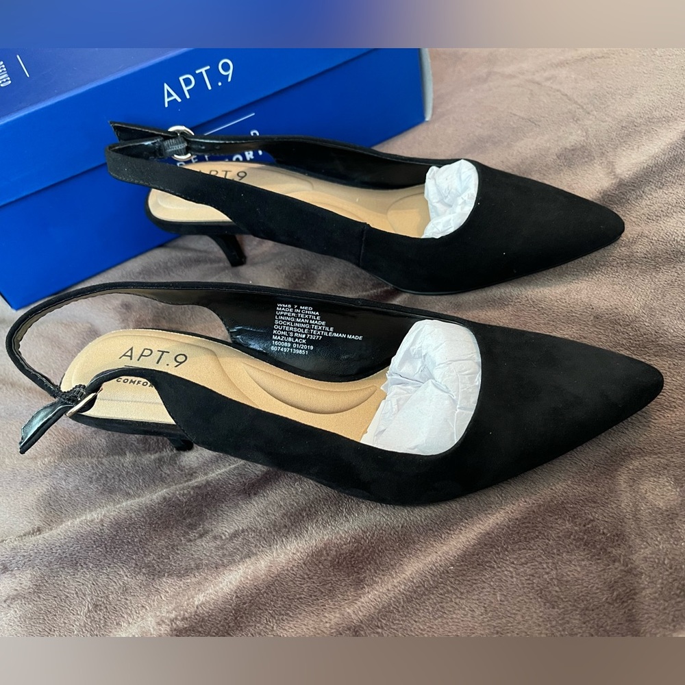 APT 9 Mazu black heels Size 7 NWB